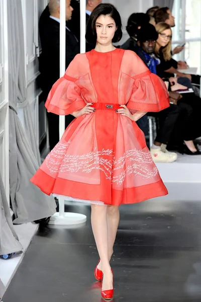 Look 9
